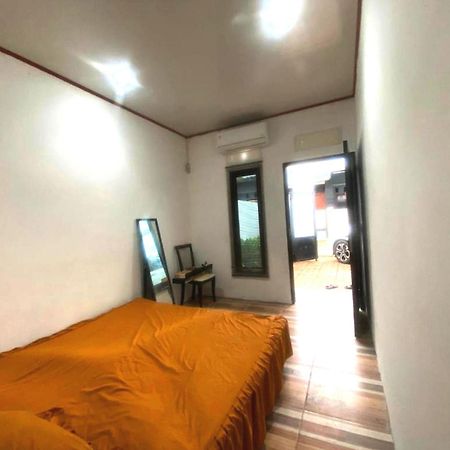 Express O 92147 Nia Residence Depok Bagian luar foto