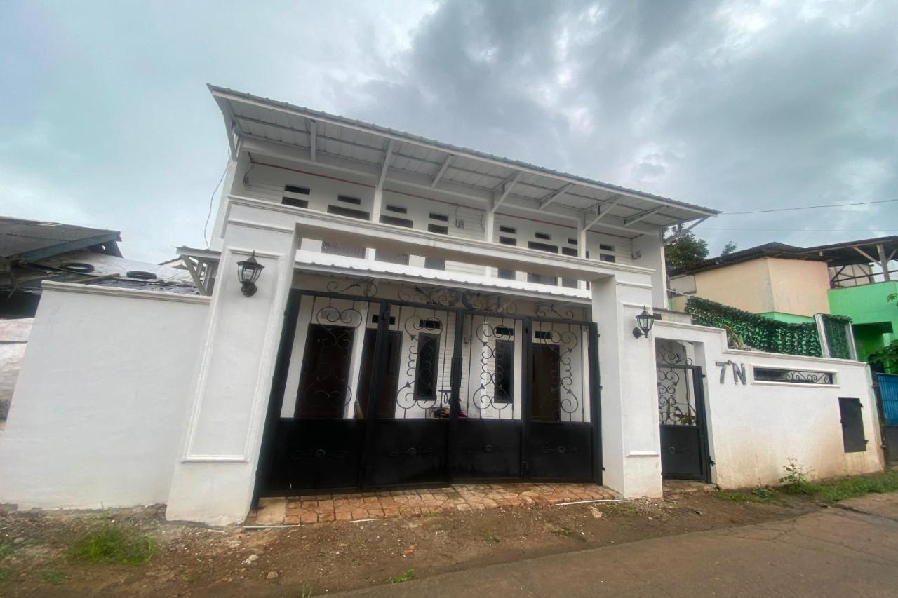 Express O 92147 Nia Residence Depok Bagian luar foto