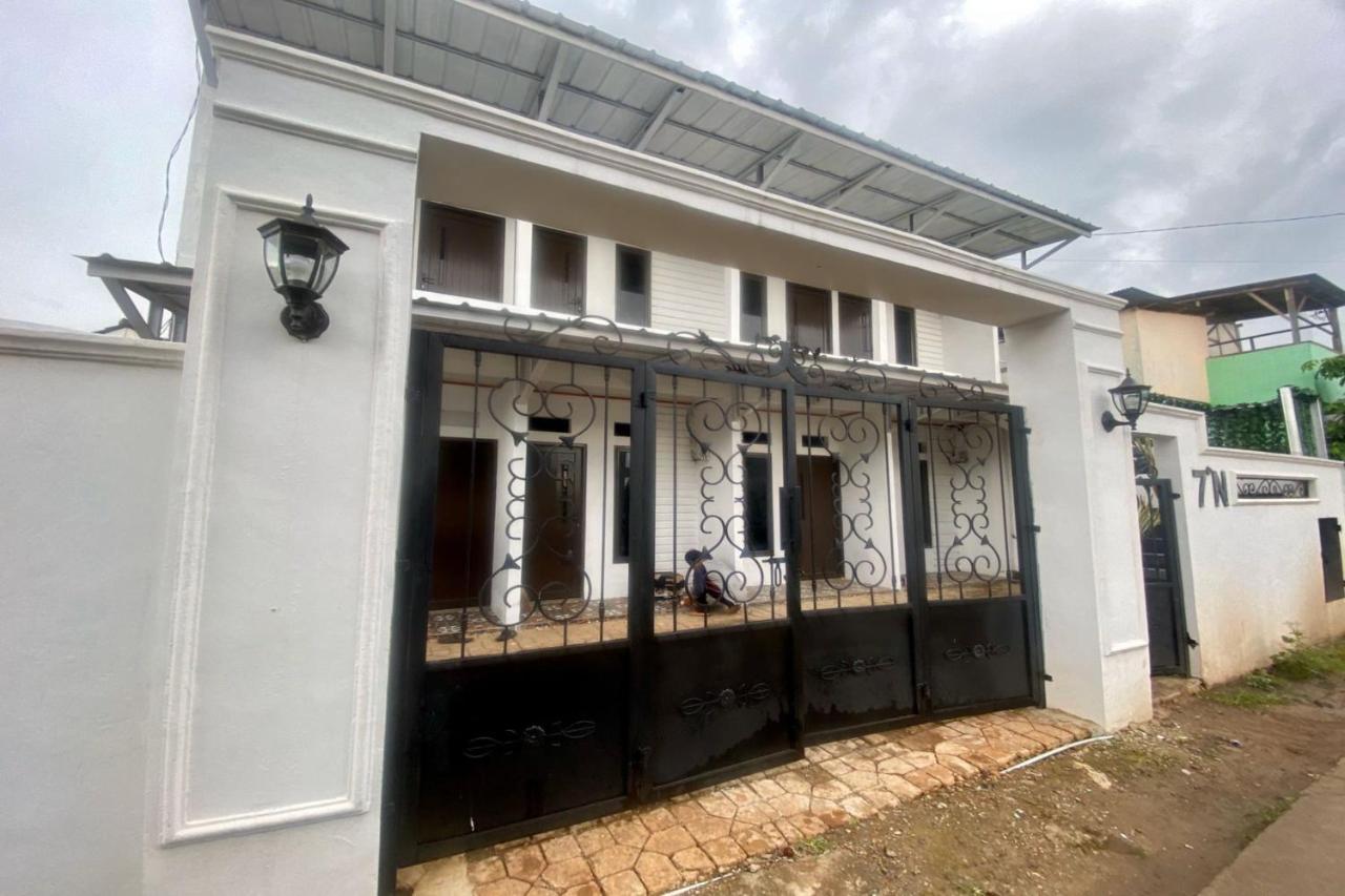 Express O 92147 Nia Residence Depok Bagian luar foto