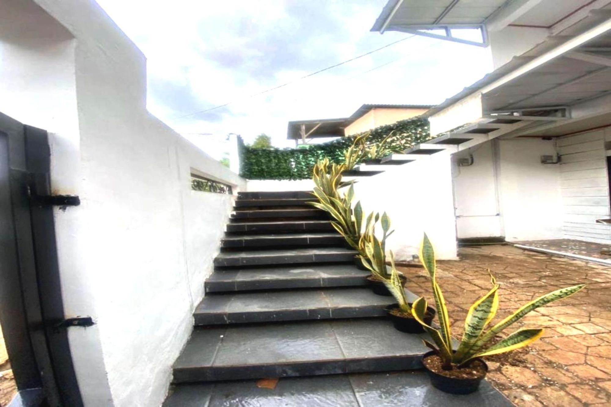 Express O 92147 Nia Residence Depok Bagian luar foto